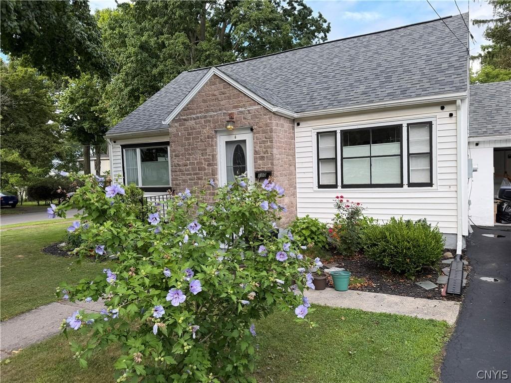 Meeker Ave, Utica, NY 13502