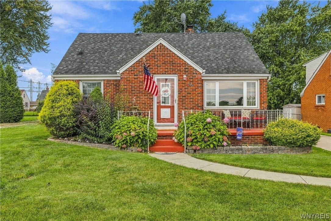 Crestview Ave, Buffalo, NY 14225