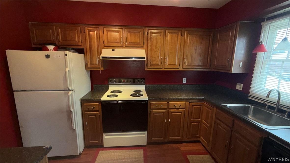 Bristol Dr, Buffalo, NY 14228