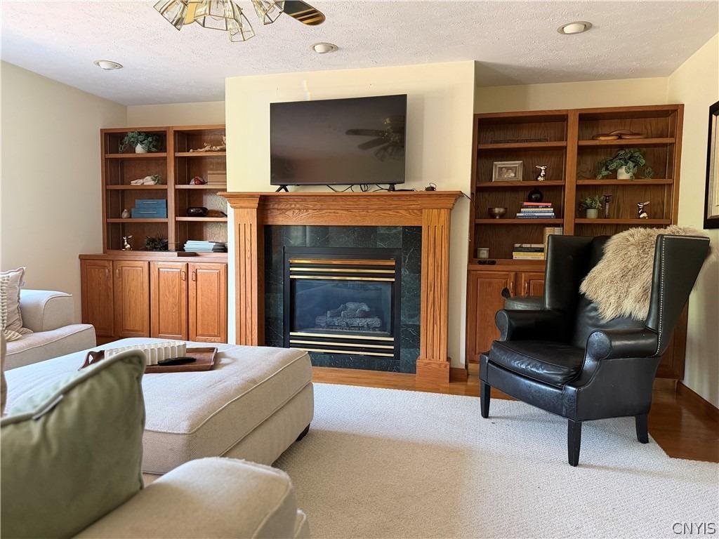 Chinook St, Pulaski, NY 13142