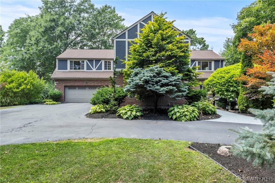 Woodland Dr, Lewiston, NY 14092