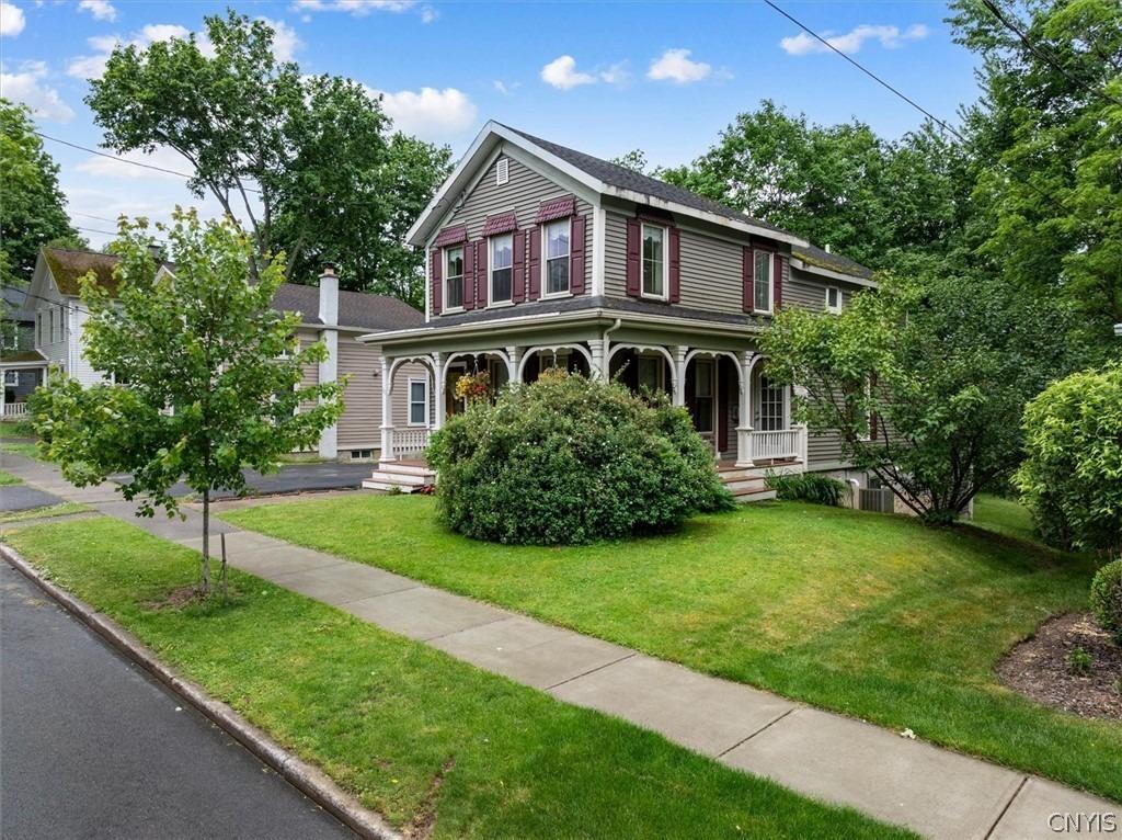 Mulberry St, Clinton, NY 13323