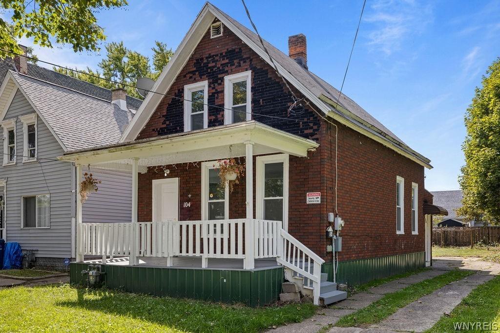 Pershing Ave, Buffalo, NY 14211
