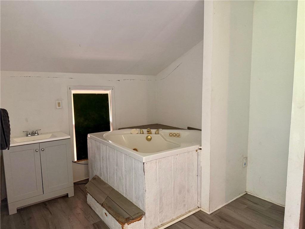 W Washington St, Bath, NY 14810