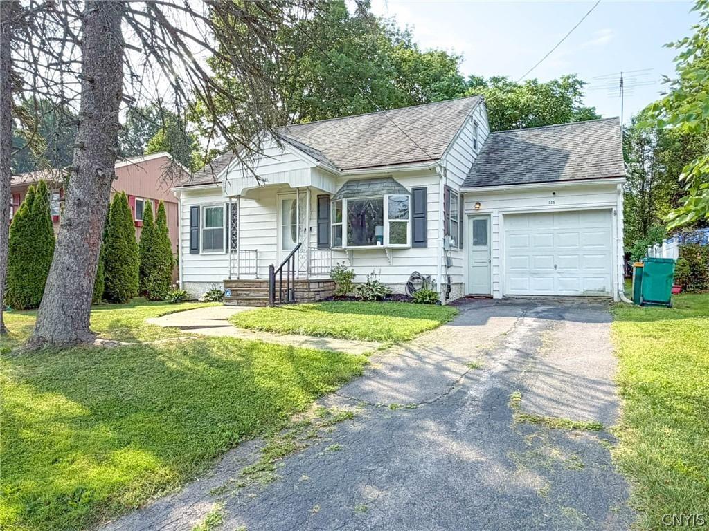Merritt Pl, New Hartford, NY 13413