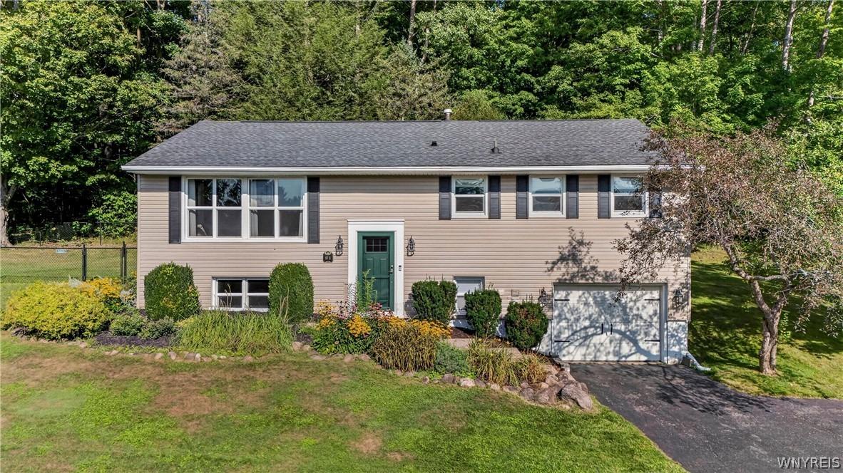 S Greenbriar Ter, Boston, NY 14025