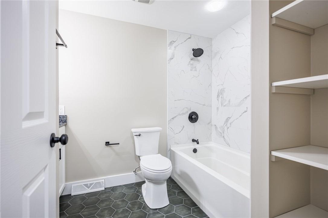Carriage Ct, Pittsford, NY 14534
