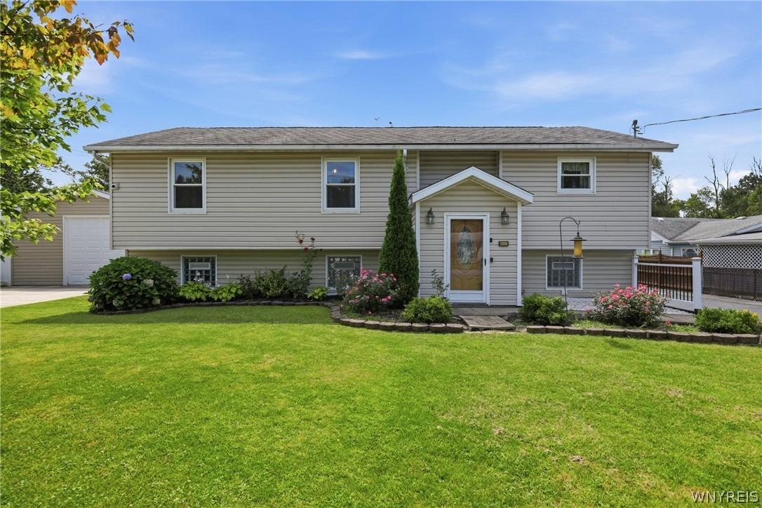 Woodside Pl, Niagara Falls, NY 14304
