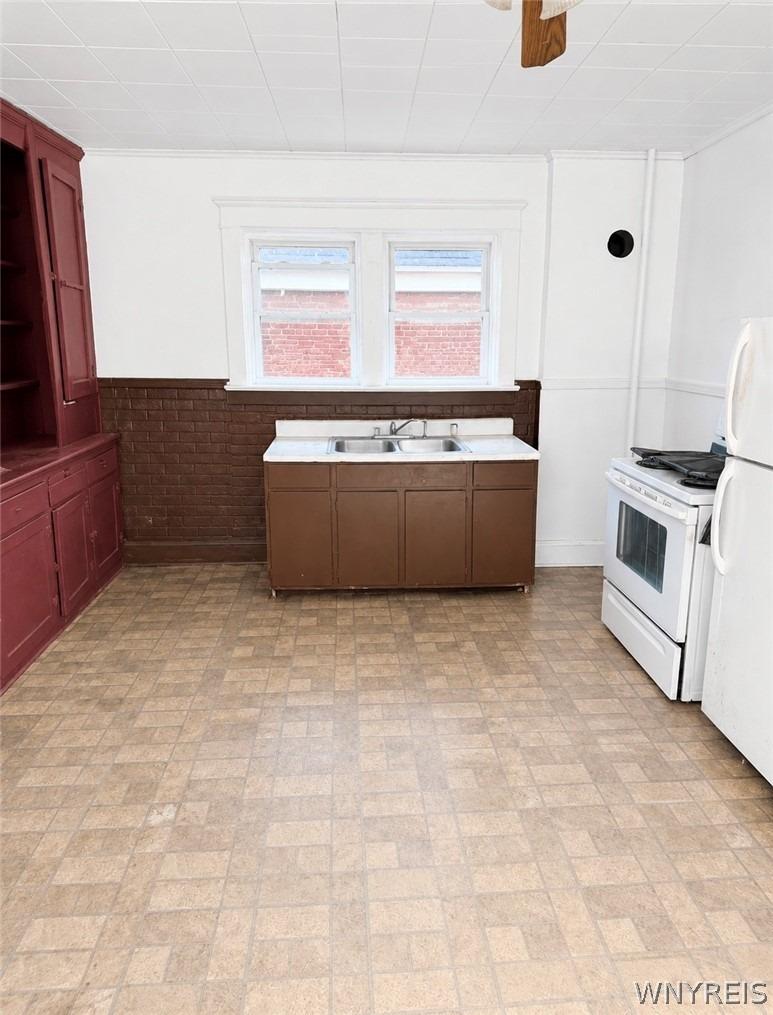 19th St, Niagara Falls, NY 14303