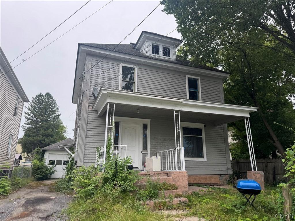 Nelson St, Gloversville, NY 12078