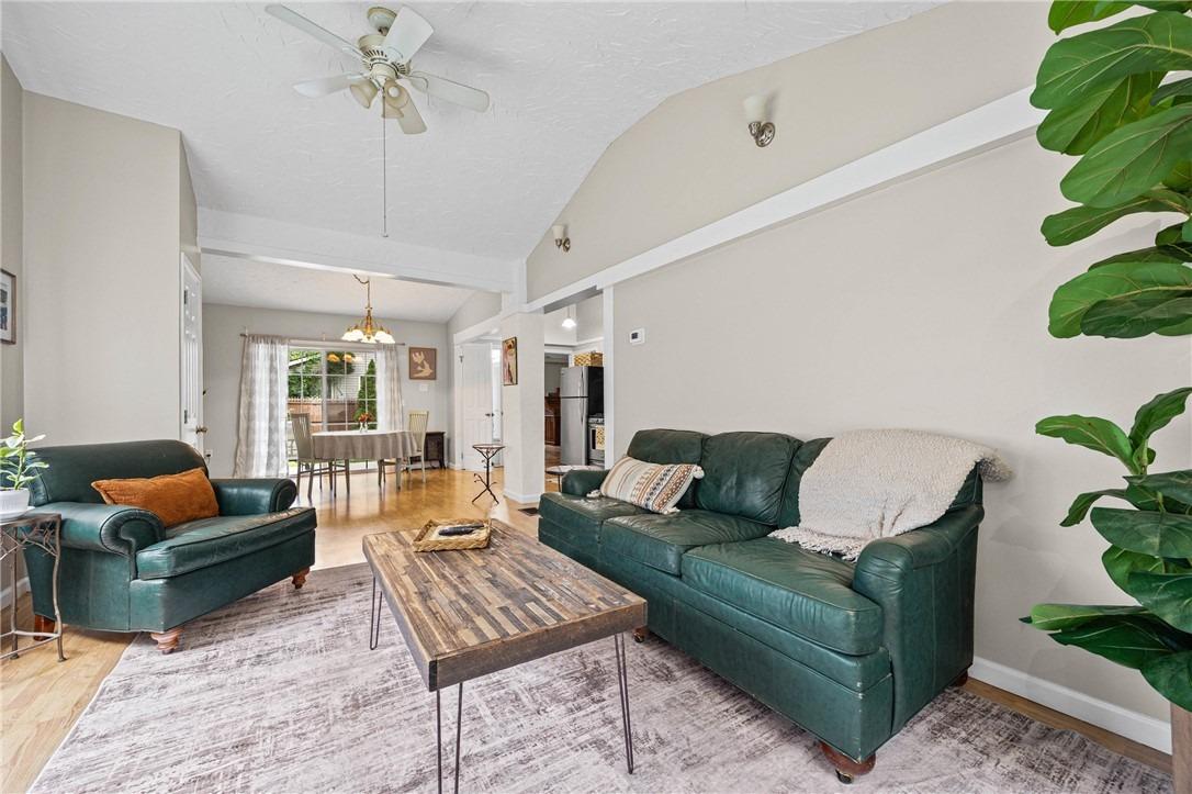 Seacliffe Rd, Rochester, NY 14622