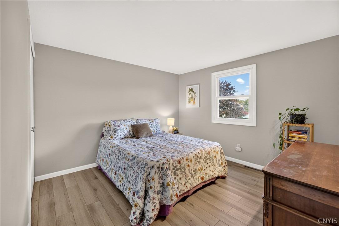 Hebrides Trl, Cicero, NY 13039