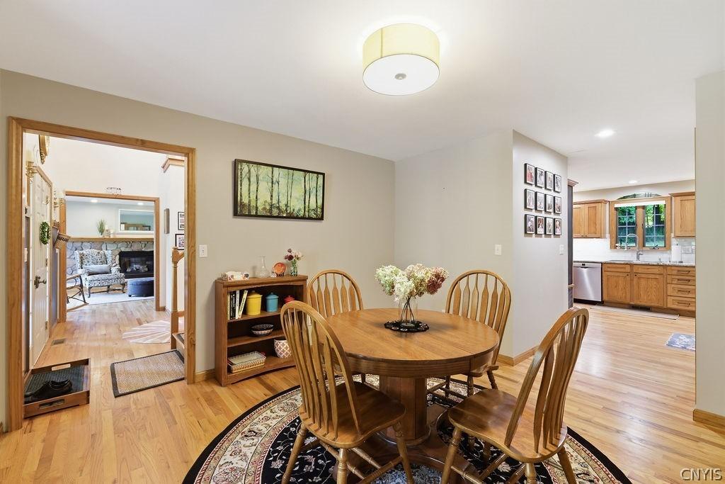 Hourglass Ln, Baldwinsville, NY 13027