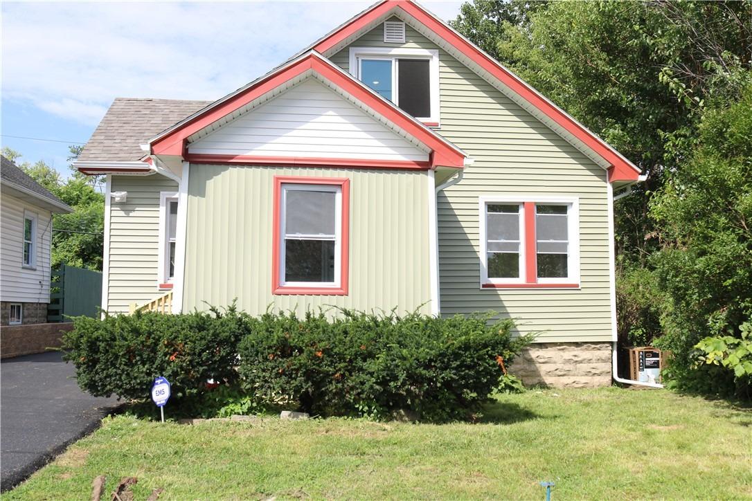 Glenora Dr, Rochester, NY 14615
