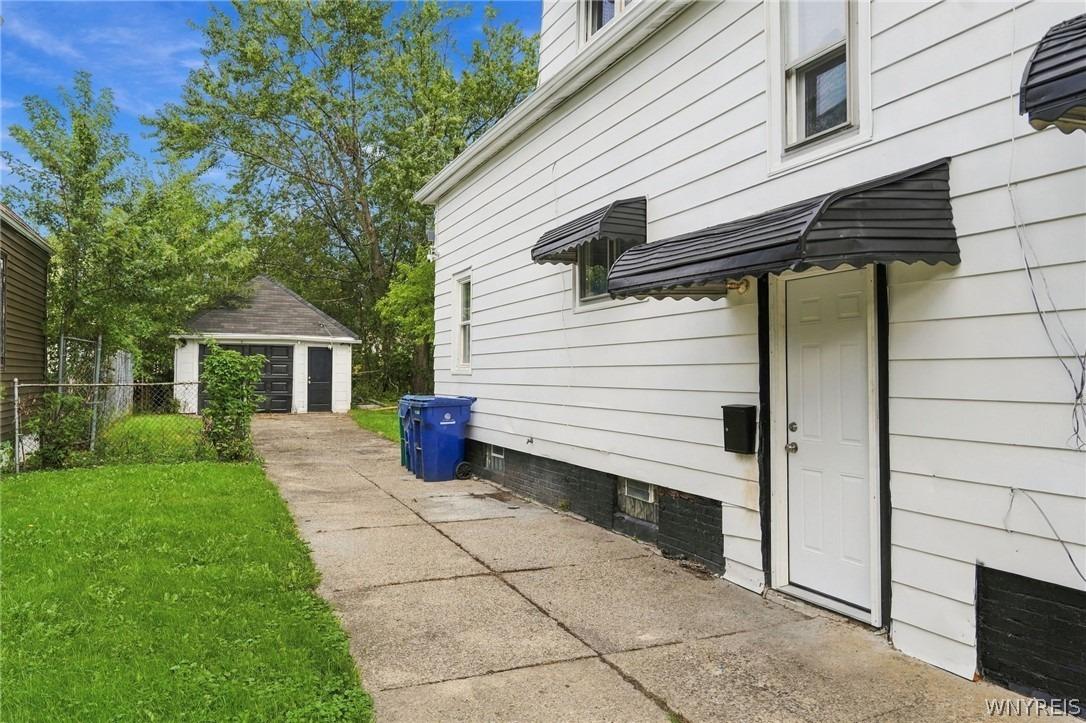 Cambridge Ave, Buffalo, NY 14215