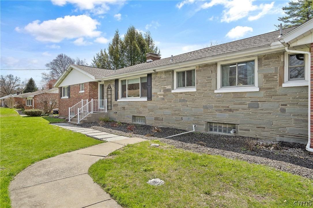 Tolbert Dr, Syracuse, NY 13212