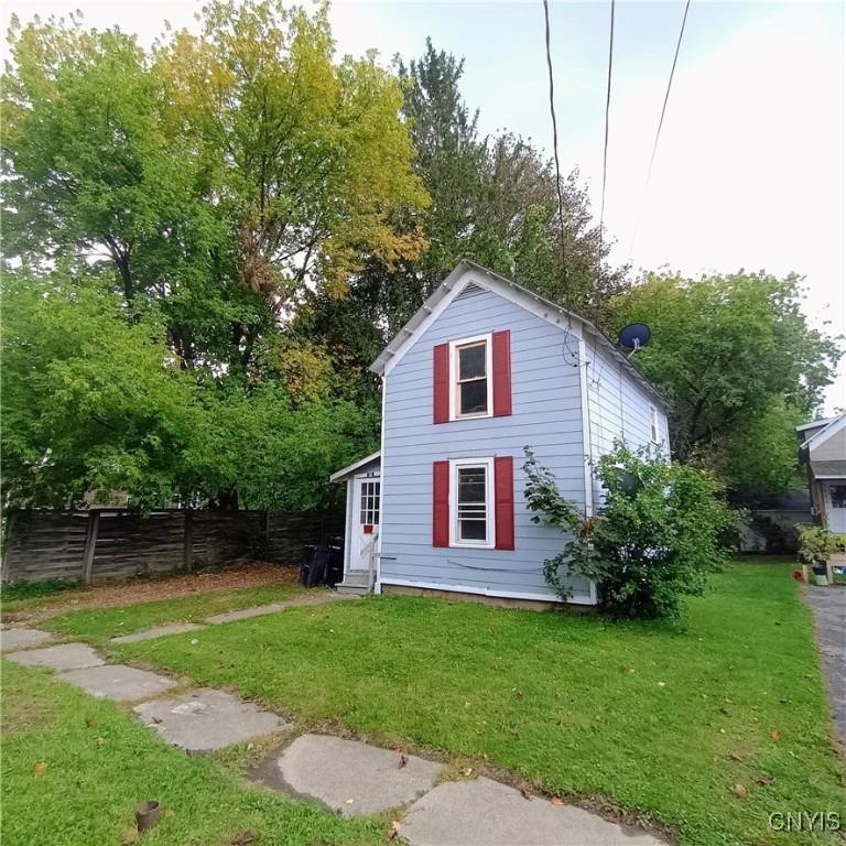 Rosemont Dr, Syracuse, NY 13205