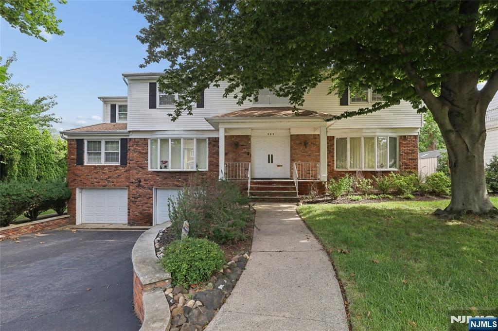 Churchill Rd, Teaneck, NJ 07666