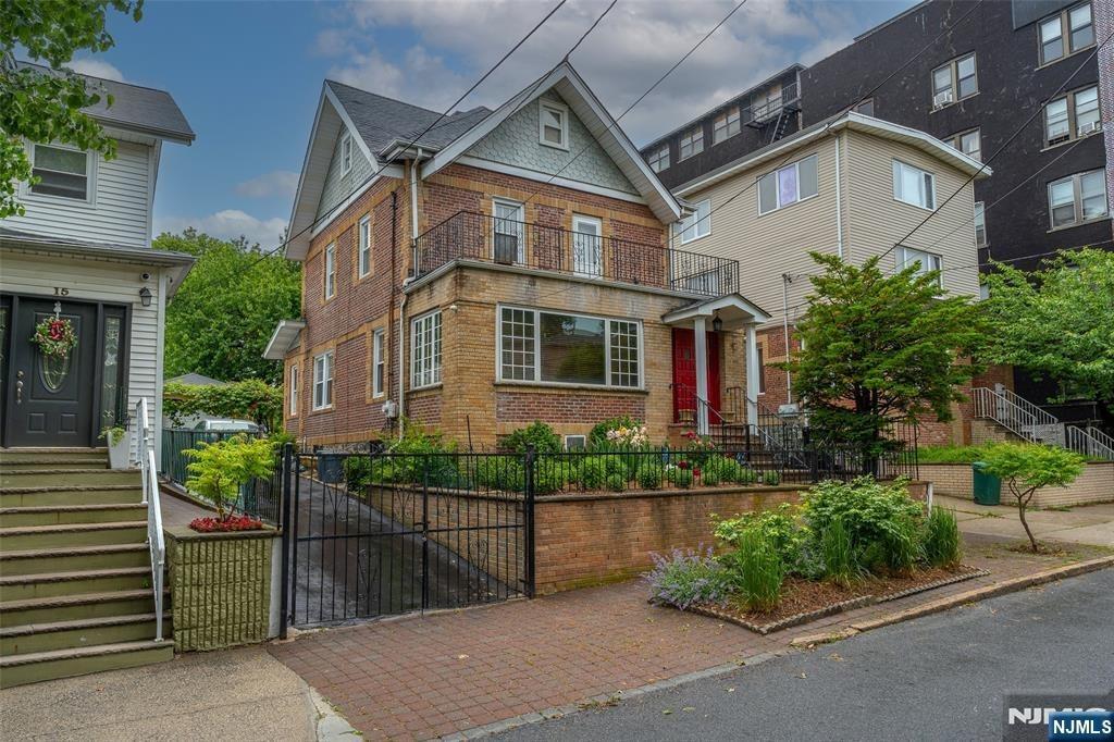 77th St, North Bergen, NJ 07047