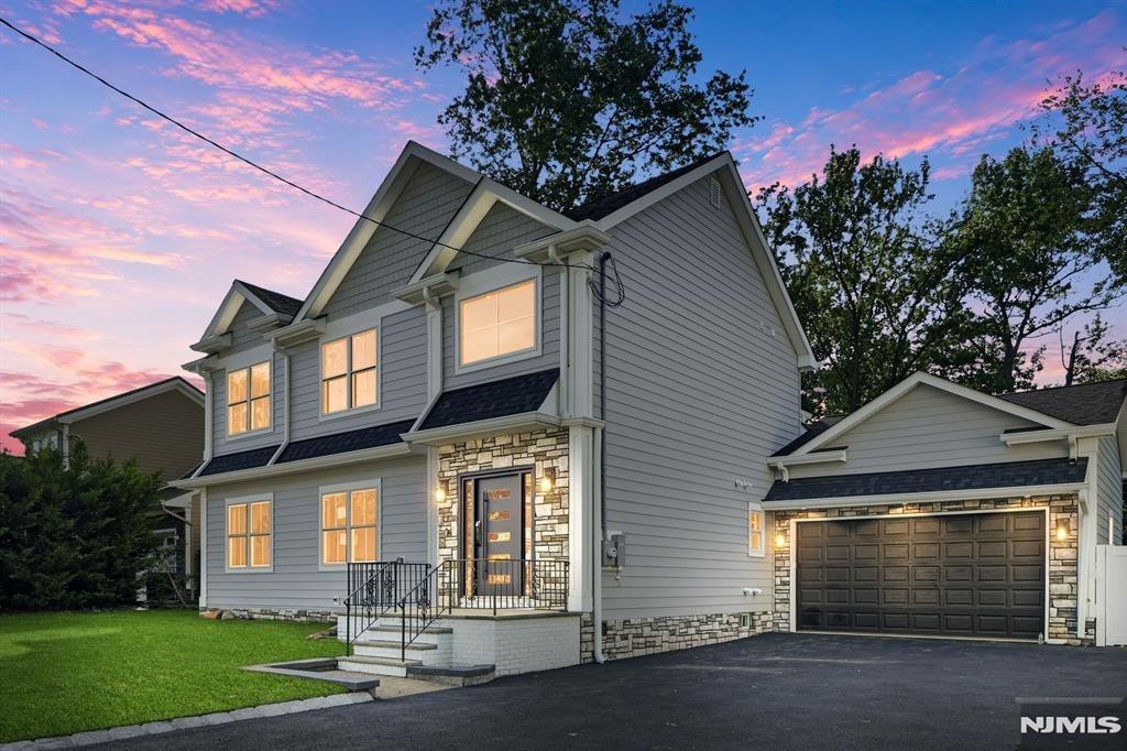 Blake Dr, Clark, NJ 07066