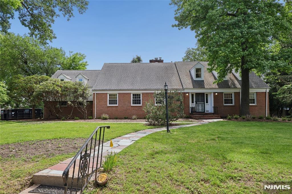 Alicia Ave, Teaneck, NJ 07666