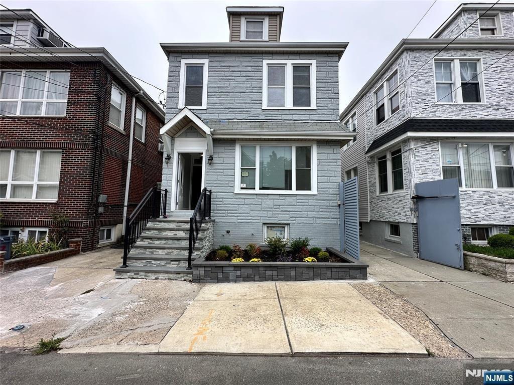 2nd Ave, North Bergen, NJ 07047