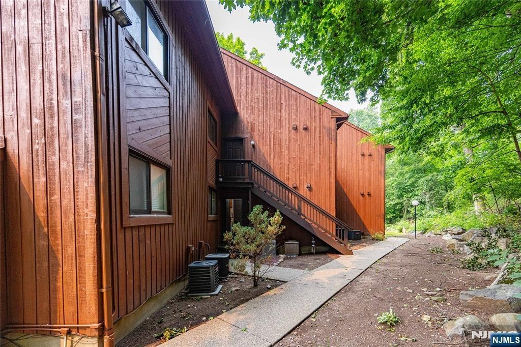 Telluride Ct, Vernon, NJ 07462