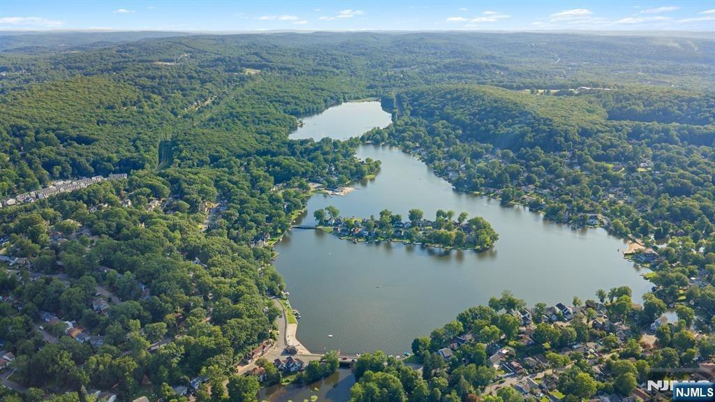 Cliffside Trl, Denville, NJ 07834