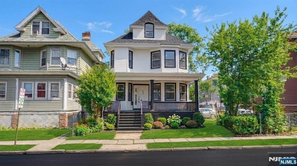 N 15th St, East Orange, NJ 07017