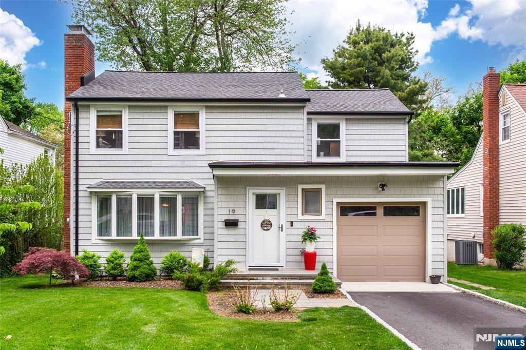 Plymouth Pl, Roseland, NJ 07068
