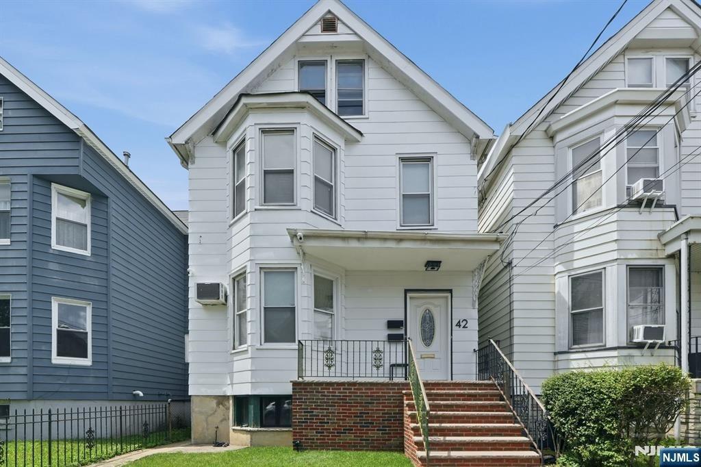 Lawrence St, Bloomfield, NJ 07003