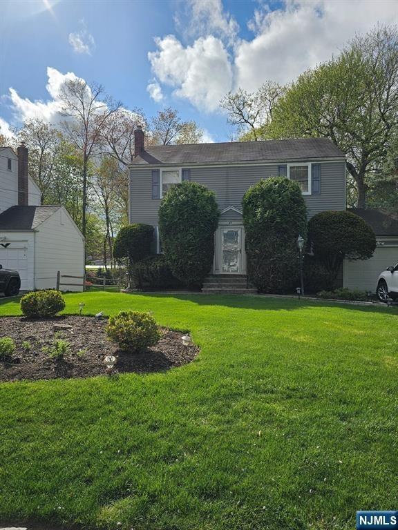 Longacre Dr, Livingston, NJ 07039