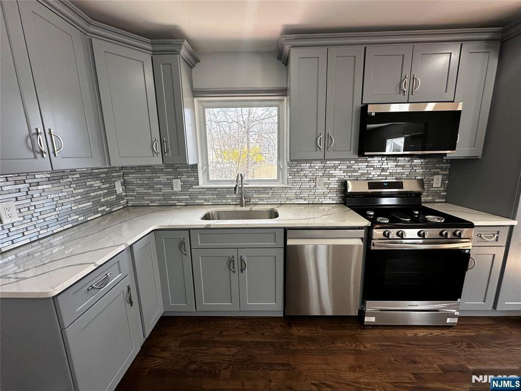 Telford St, East Orange, NJ 07018
