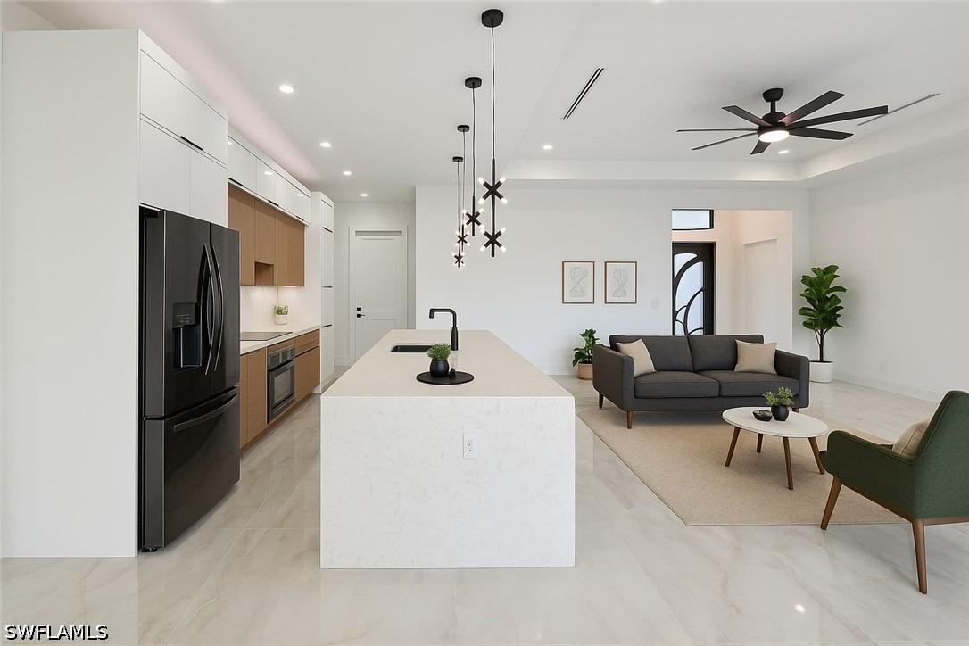 Ne 19th Ter, Cape Coral, FL 33909