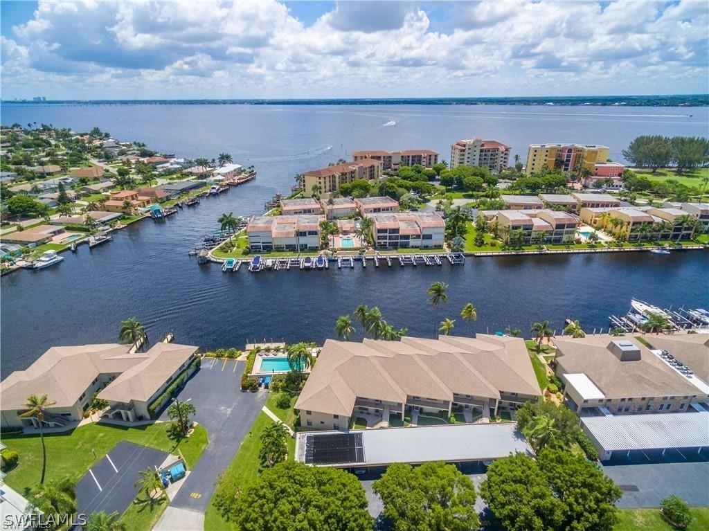 Se 19th Pl, Cape Coral, FL 33904