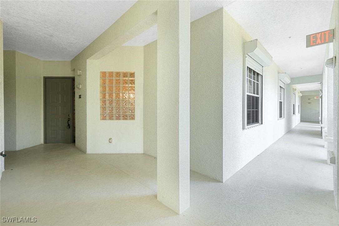 Bentwater Cir, Naples, FL 34108