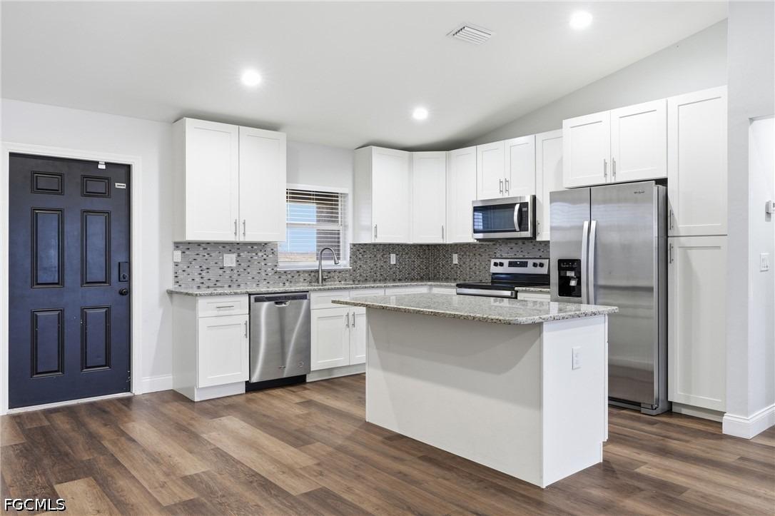 Plantation Dr, Labelle, FL 33935