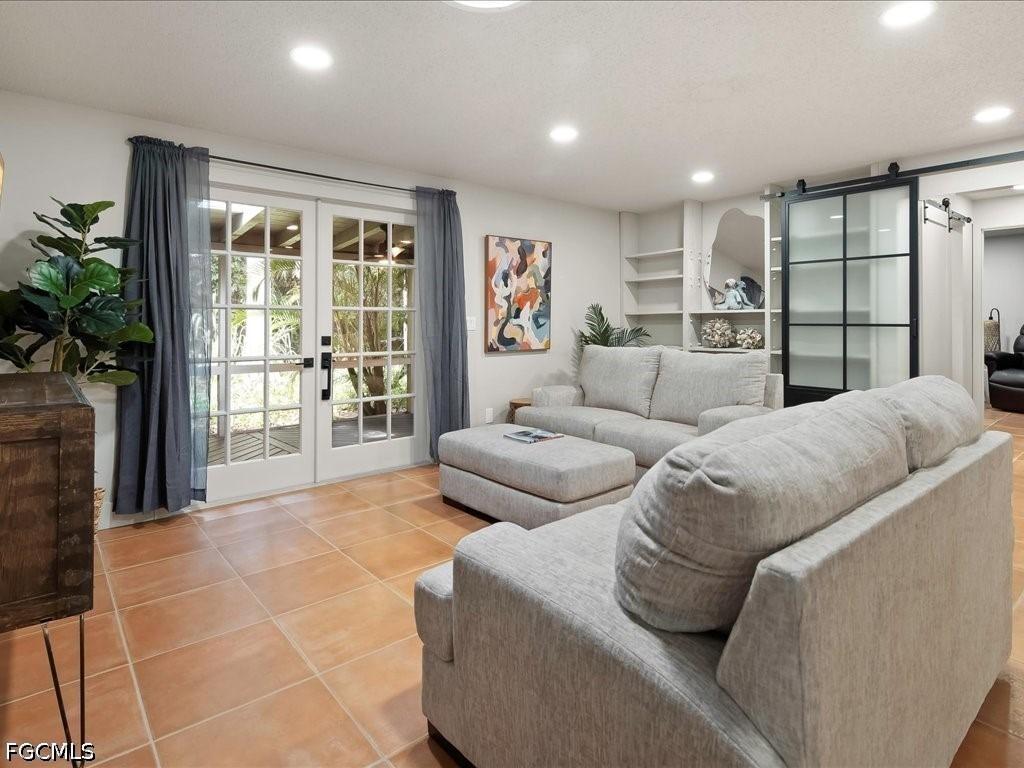 Sperling Ave, Naples, FL 34103