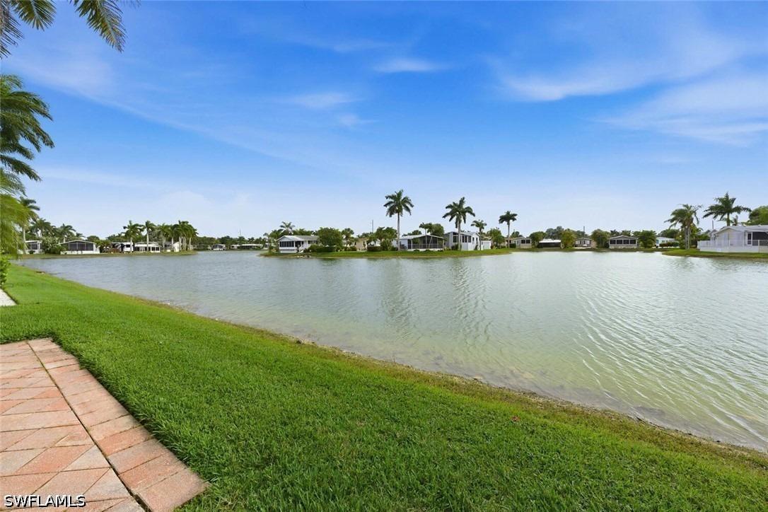 Diamond Lake Cir, Naples, FL 34114