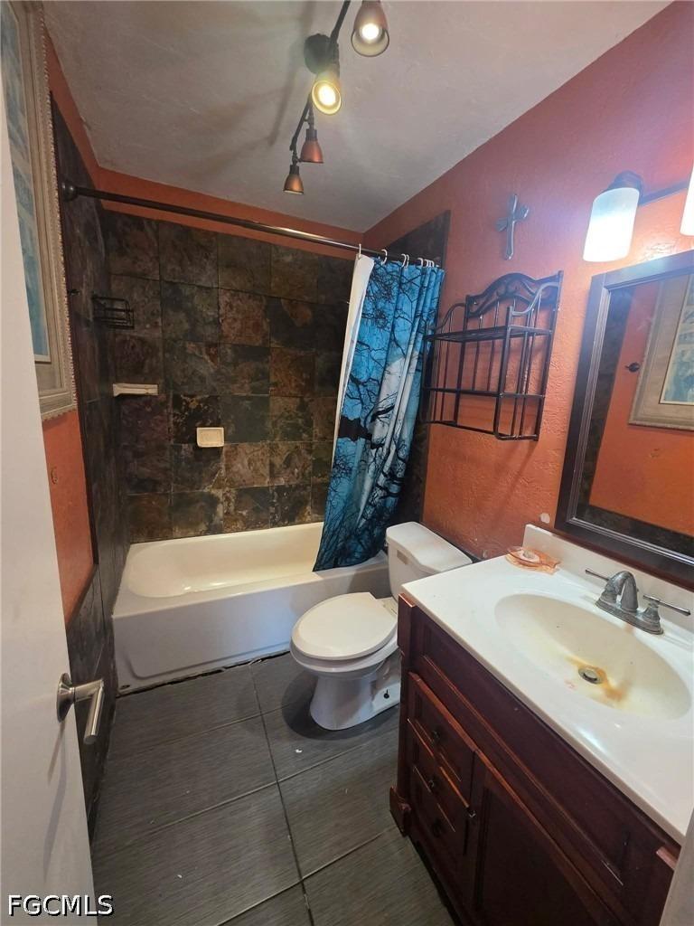 38th St Sw, Lehigh Acres, FL 33976