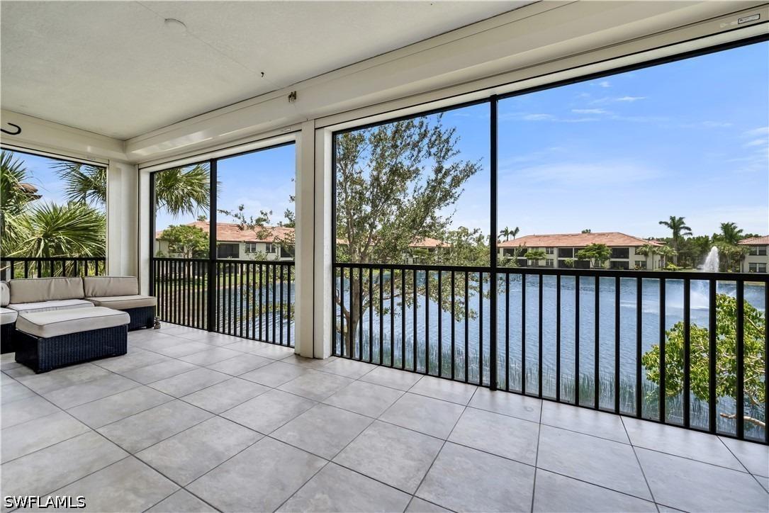 Palmer Lake Cir, Naples, FL 34109