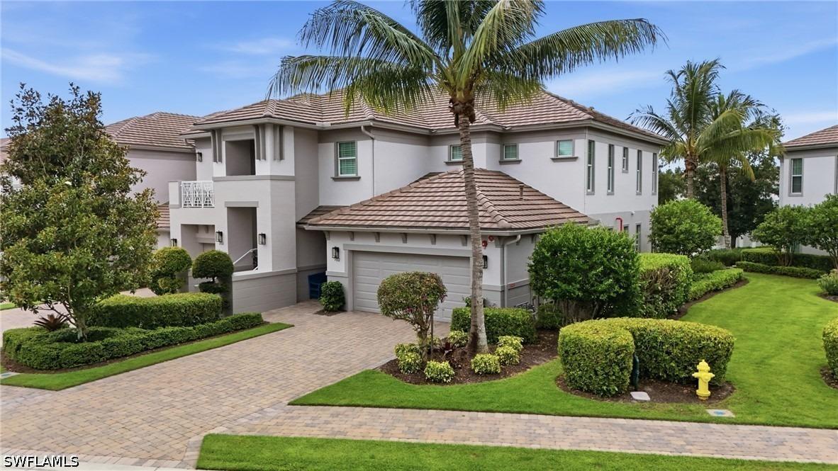 Signature Club Cir, Naples, FL 34113