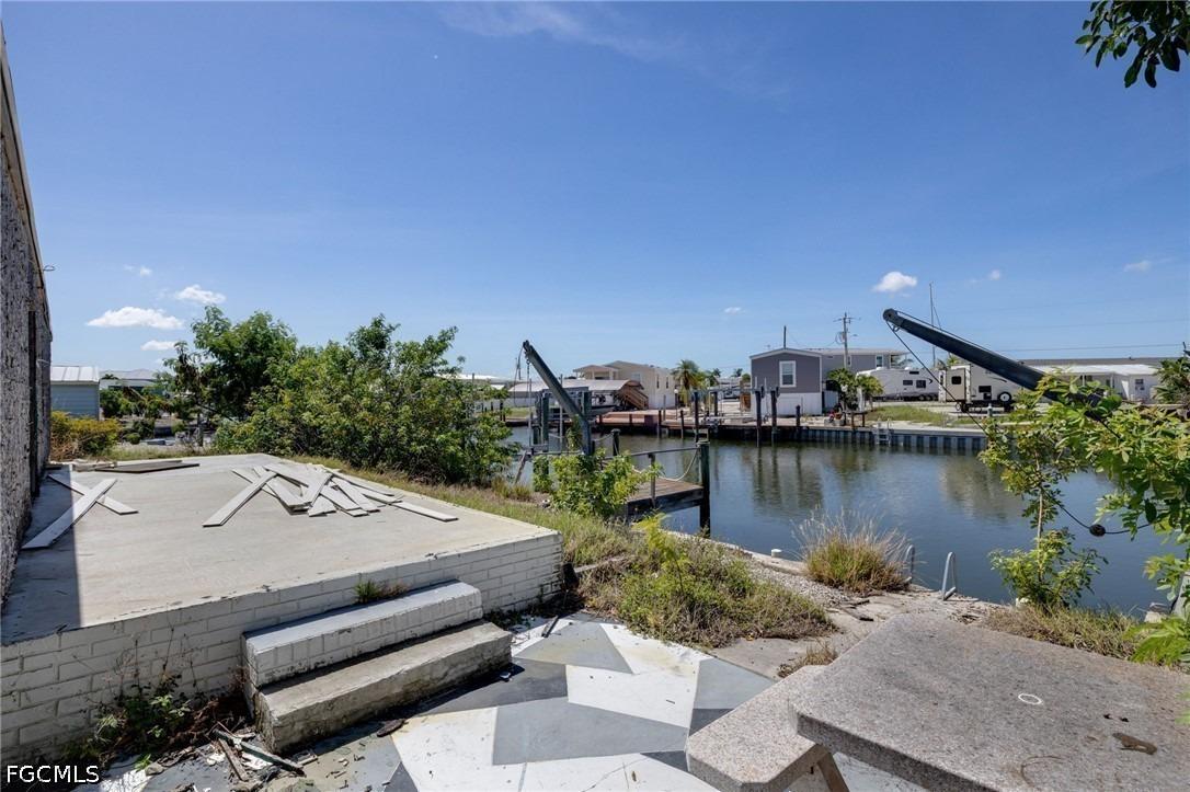 Harpoon Ln, Saint James City, FL 33956