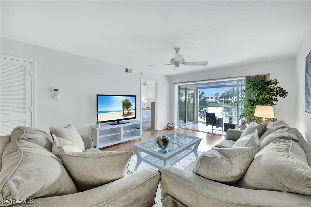 Wiggins Lake Dr, Naples, FL 34110