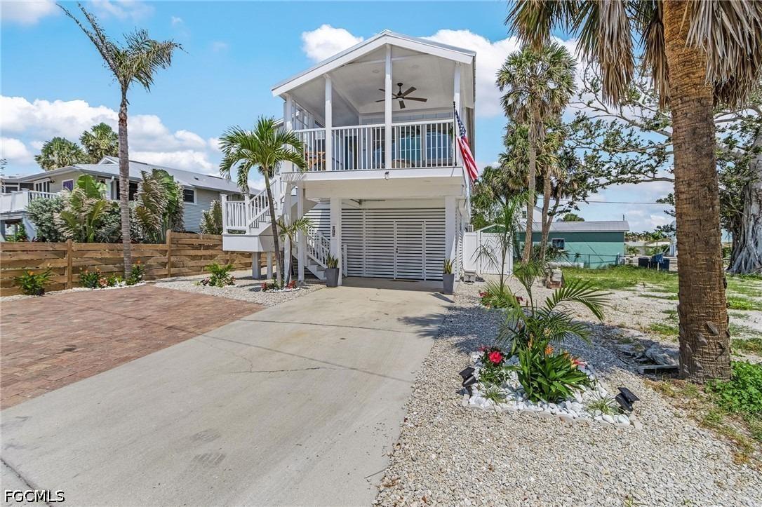 Madison Ct, Fort Myers Beach, FL 33931