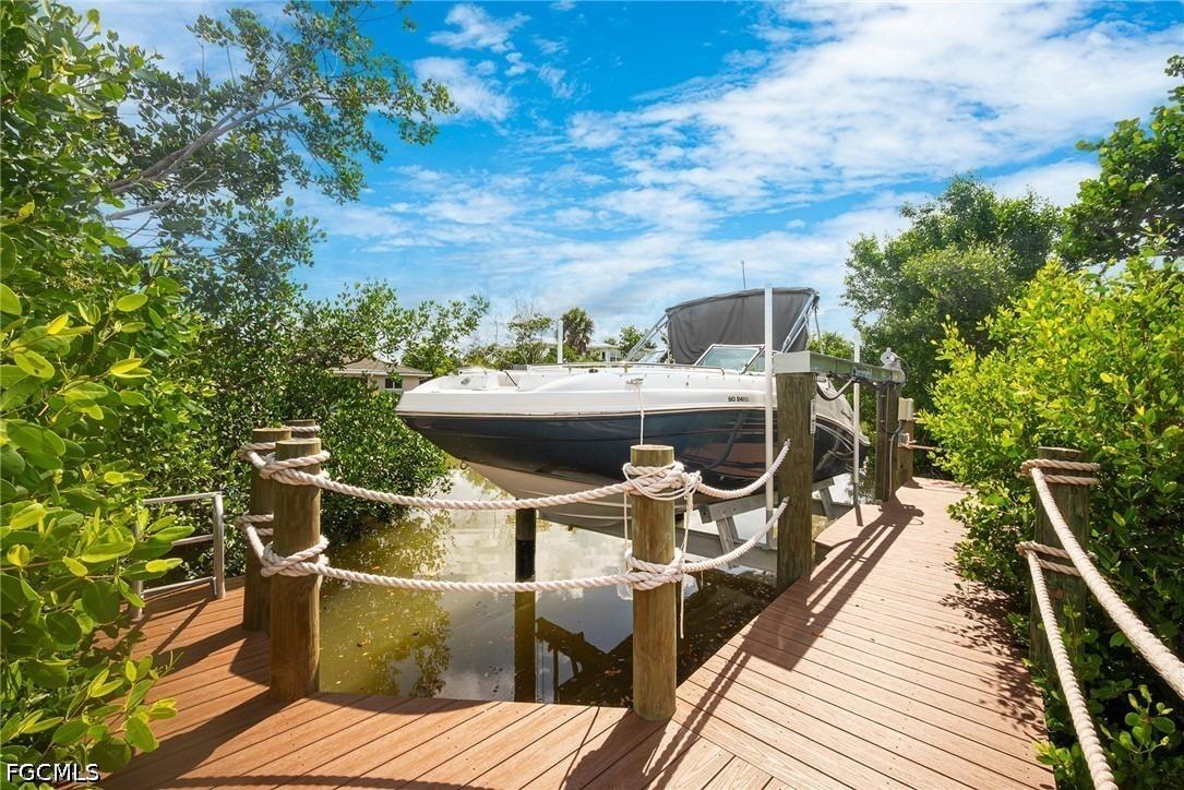 Pine Tree Dr, Sanibel, FL 33957