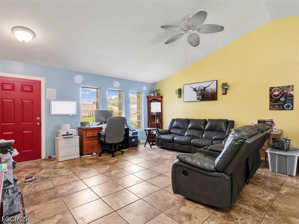 Ne 9th Ct, Cape Coral, FL 33909