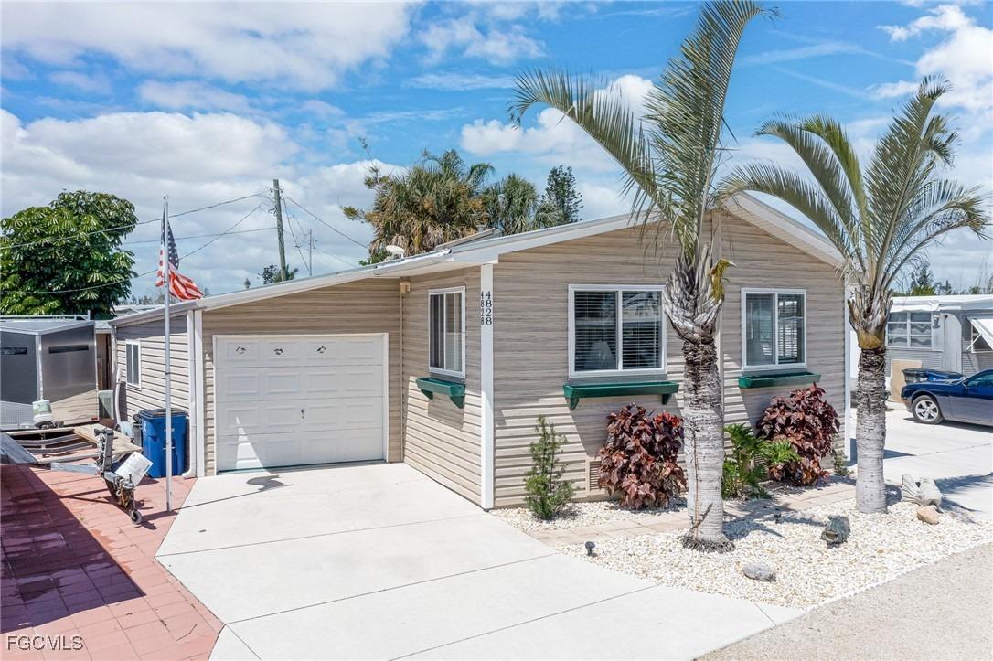 Flamingo Dr, Saint James City, FL 33956