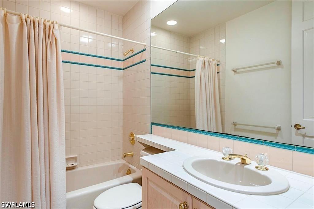 Colonade Cir, Naples, FL 34103