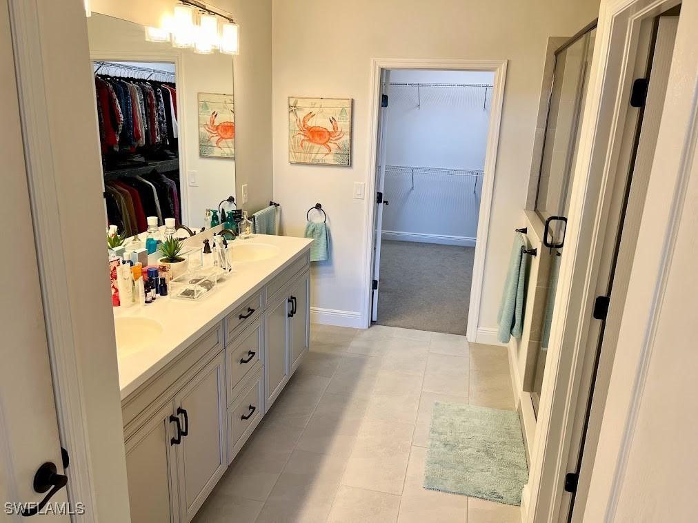 Avalon Cir, Naples, FL 34112